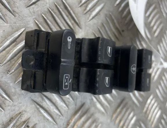 VOLKSWAGEN Passat B5 (1996-2005) Кнопка стеклоподъемника передней правой двери 1J4959857 31595076