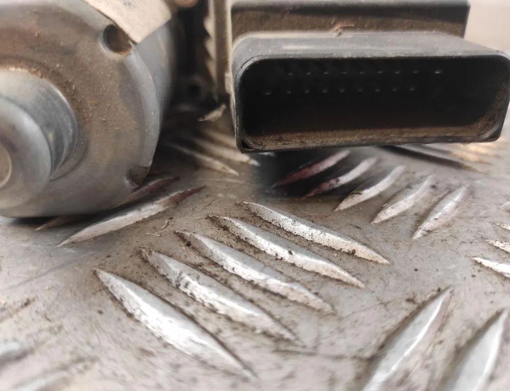 VOLKSWAGEN Passat B5 (1996-2005) Aizmugurējo kreiso durvju loga pacēlāja motorīts 0130821697 31595397