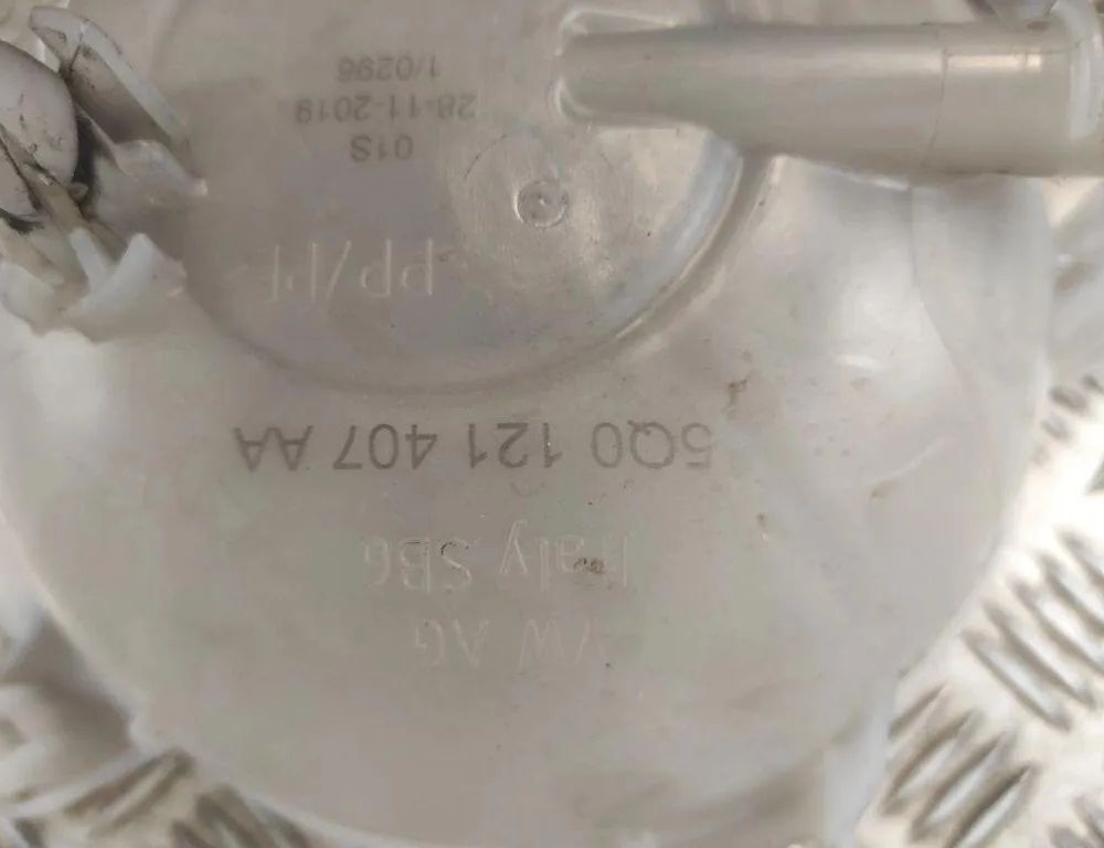 VOLKSWAGEN Tiguan 2 generation (2016-2024) Расширительный бак 5Q0121407AA 31603425