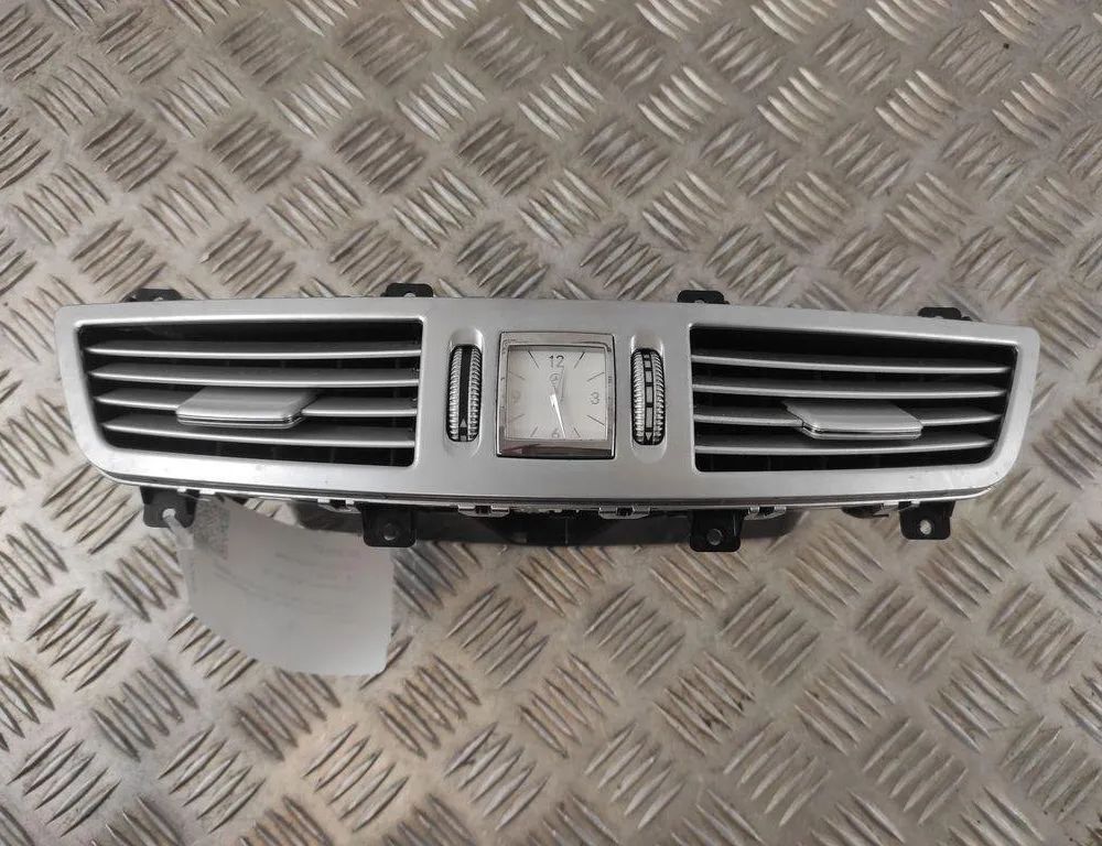 MERCEDES-BENZ S-Class W221 (2005-2013) Center console air vents A2218300954,05569051 31605664