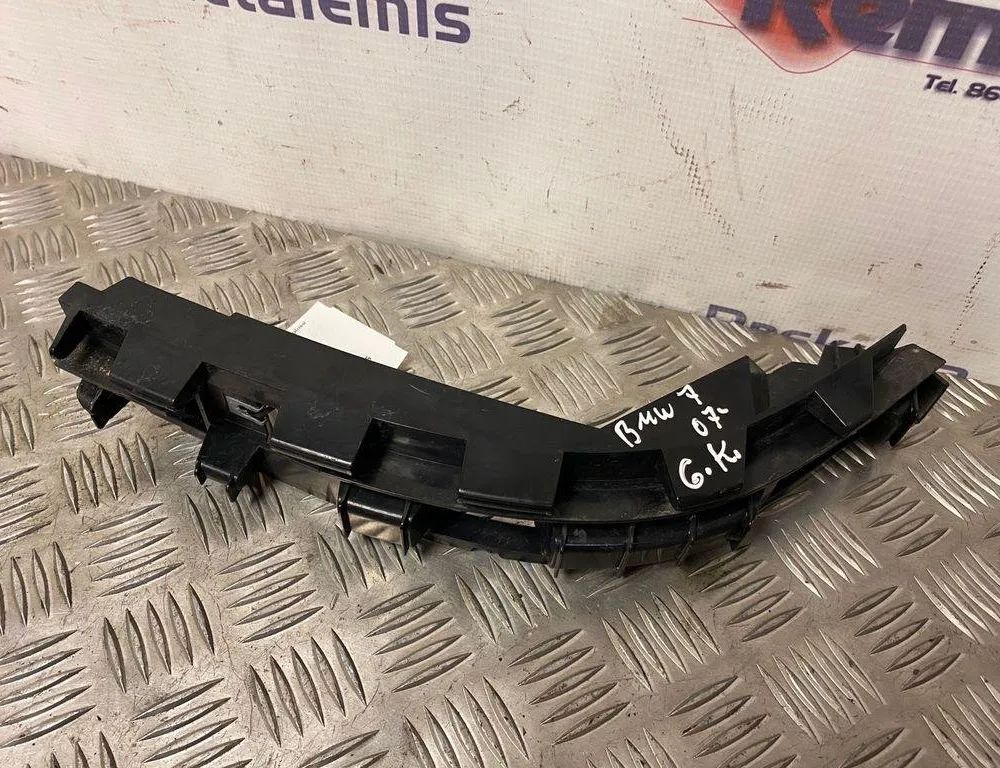 BMW 7 Series E65/E66 (2001-2008) Aizmugurējā kreisā bampera stiprinājums 7123798 31606635