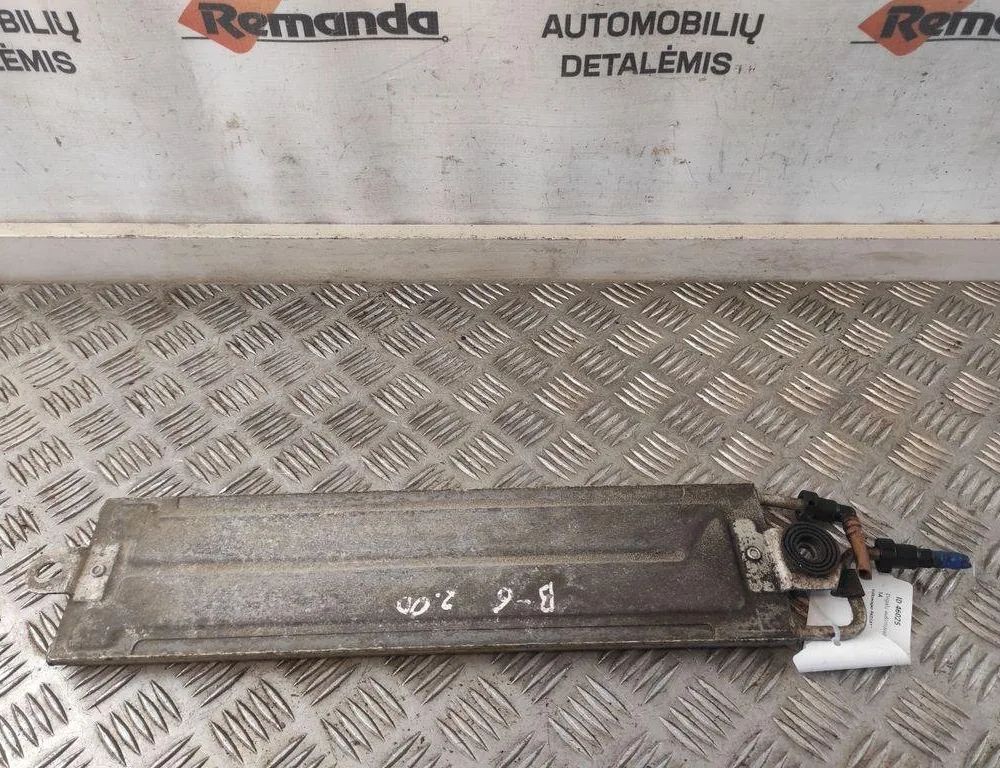 VOLKSWAGEN Passat B7 (2010-2015) Degvielas dzesētājs (radiators) 3C0203491D 31609568