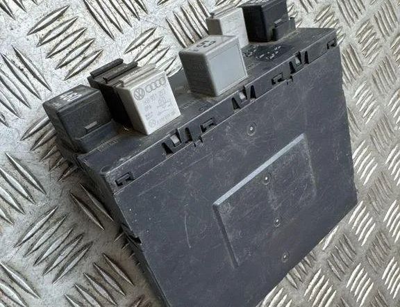 VOLKSWAGEN Passat B7 (2010-2015) Comfort Control Unit 3C0937049H 31609972