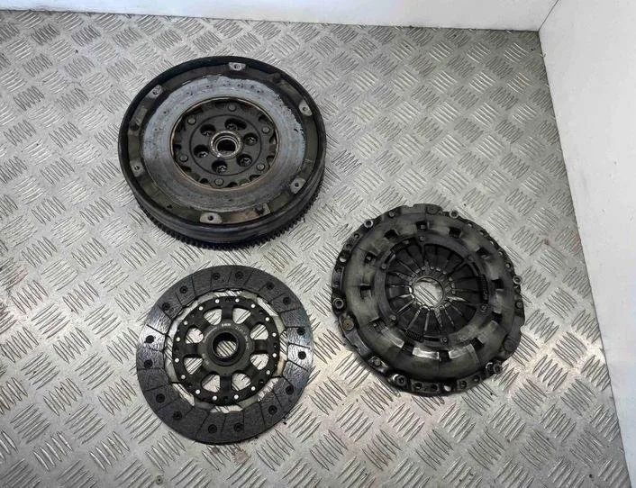 BMW 3 Series E90/E91/E92/E93 (2004-2013) Clutch Kit 7594444 21448619