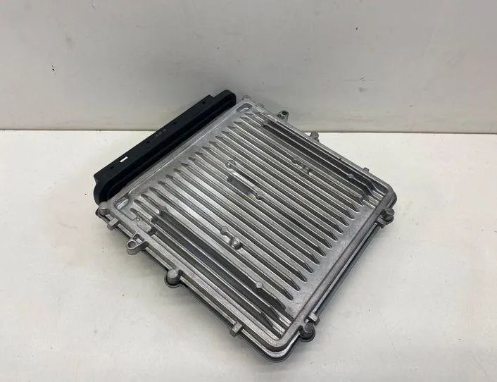 BMW 3 Series E90/E91/E92/E93 (2004-2013) Engine Control Unit ECU 8510221,0281016838 21450247