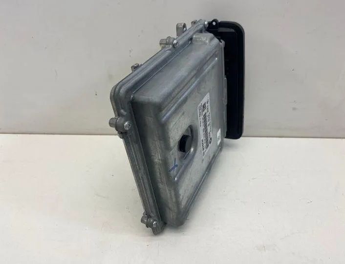 BMW 3 Series E90/E91/E92/E93 (2004-2013) Engine Control Unit ECU 8510221,0281016838 21450247