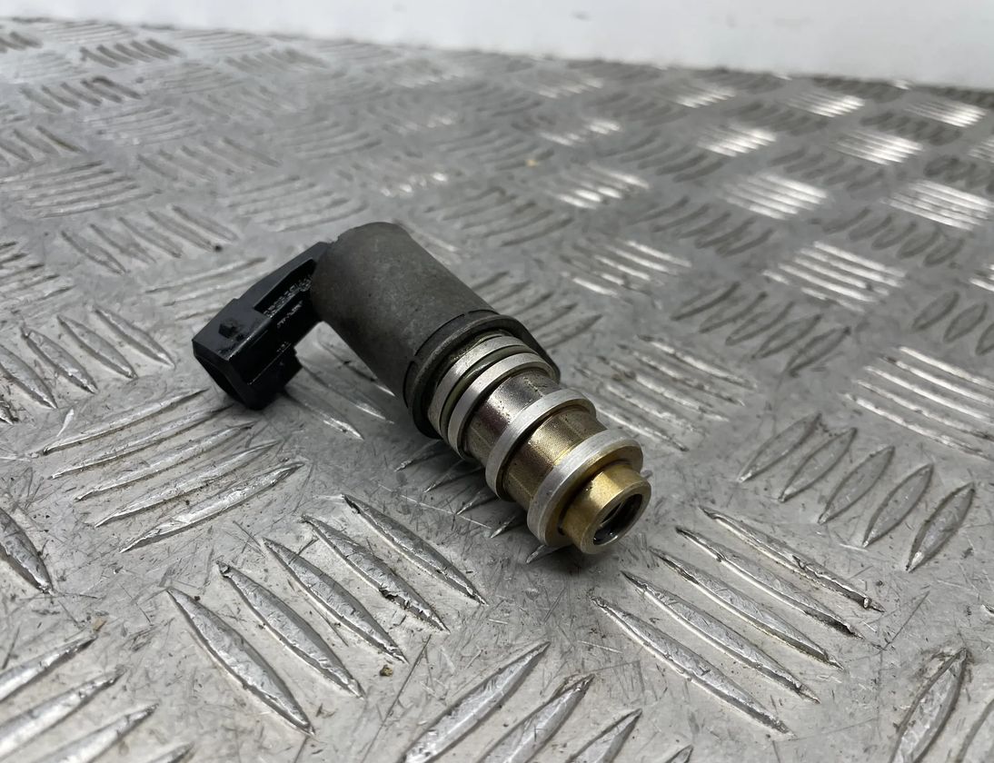 BMW 3 Series E90/E91/E92/E93 (2004-2013) Intake Pulley Valve Right Side 7561264 21598111