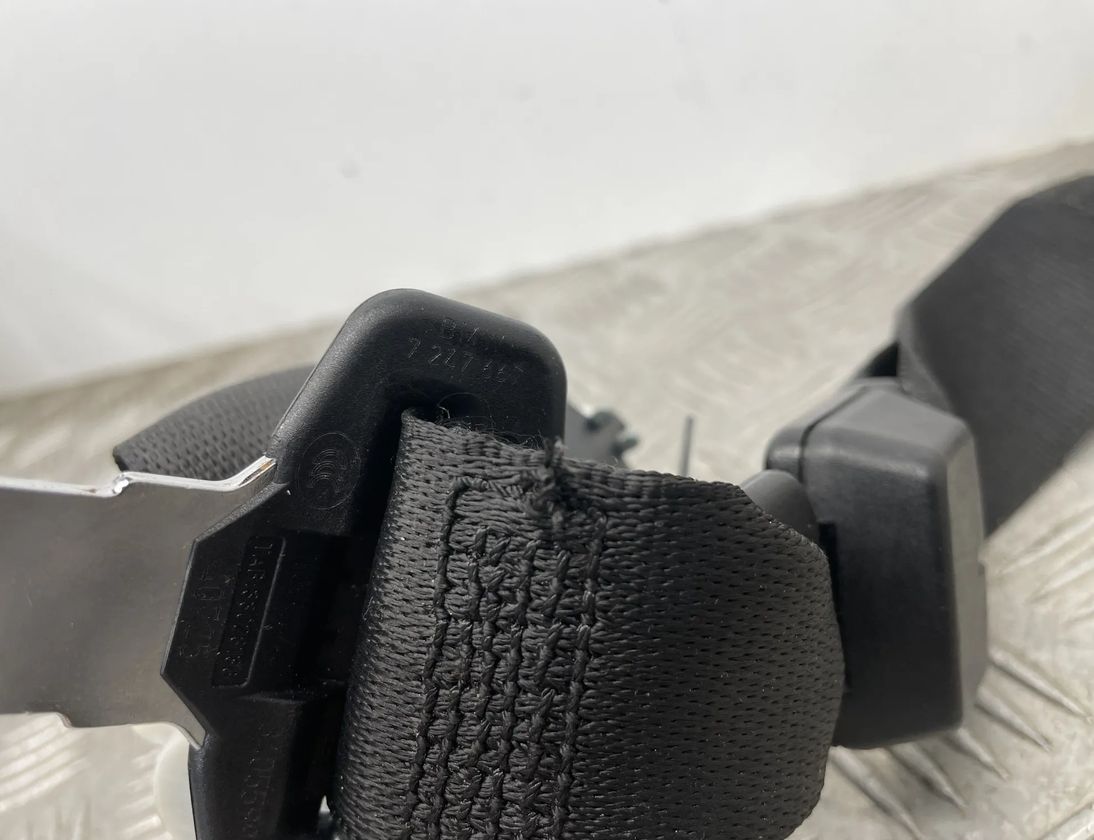 BMW 5 Series F10/F11 (2009-2017) Ремень безопасности средний задний 7247667,34036732A 21630105