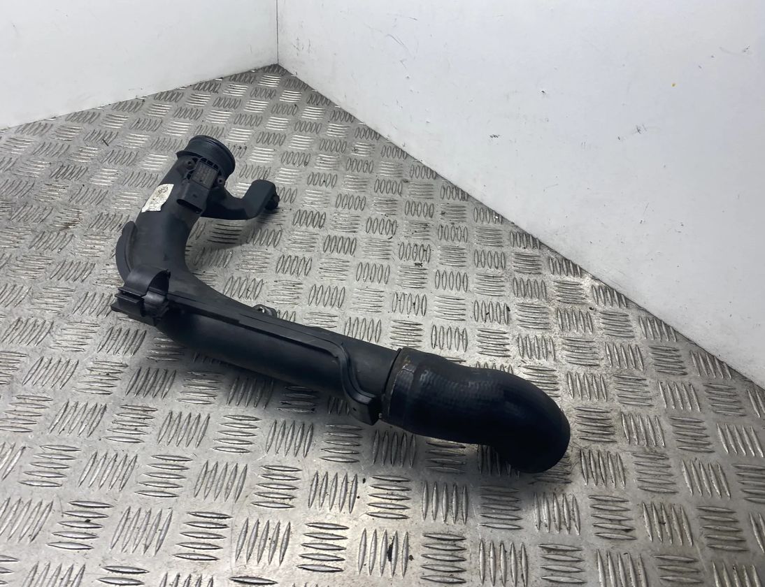 VOLKSWAGEN Passat Variant 1 generation (2010-2024) шланг радиатора интеркулера 1k0145770 22021863