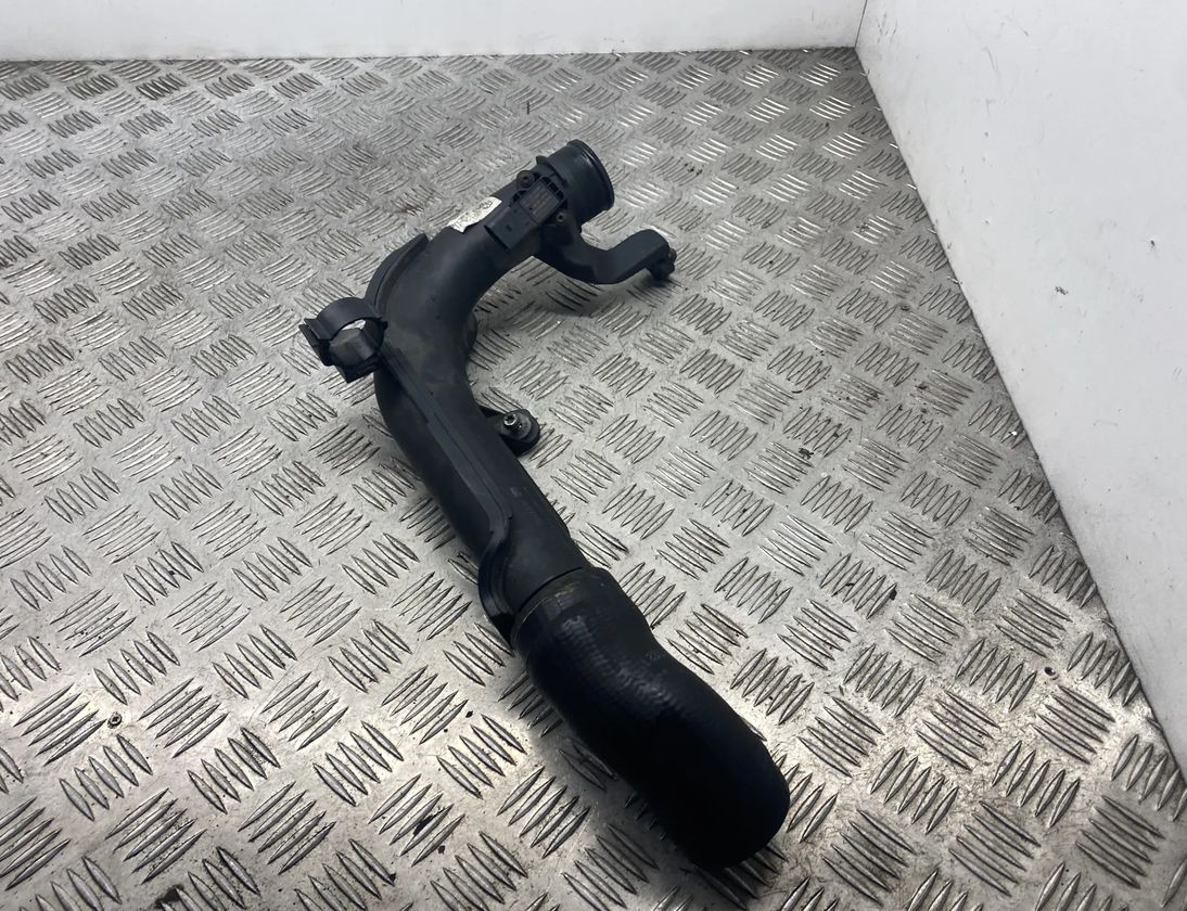 VOLKSWAGEN Passat Variant 1 generation (2010-2024) шланг радиатора интеркулера 1k0145770 22021863