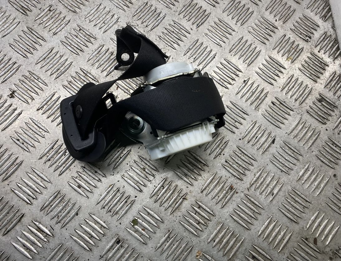 BMW 3 Series F30/F31 (2011-2020) Front Left Seatbelt 7243307 22607395