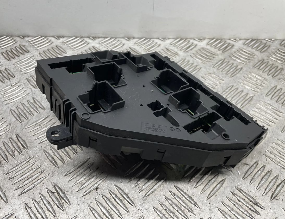 BMW 7 Series F01/F02 (2008-2015) Fuse box 9151322 23562021