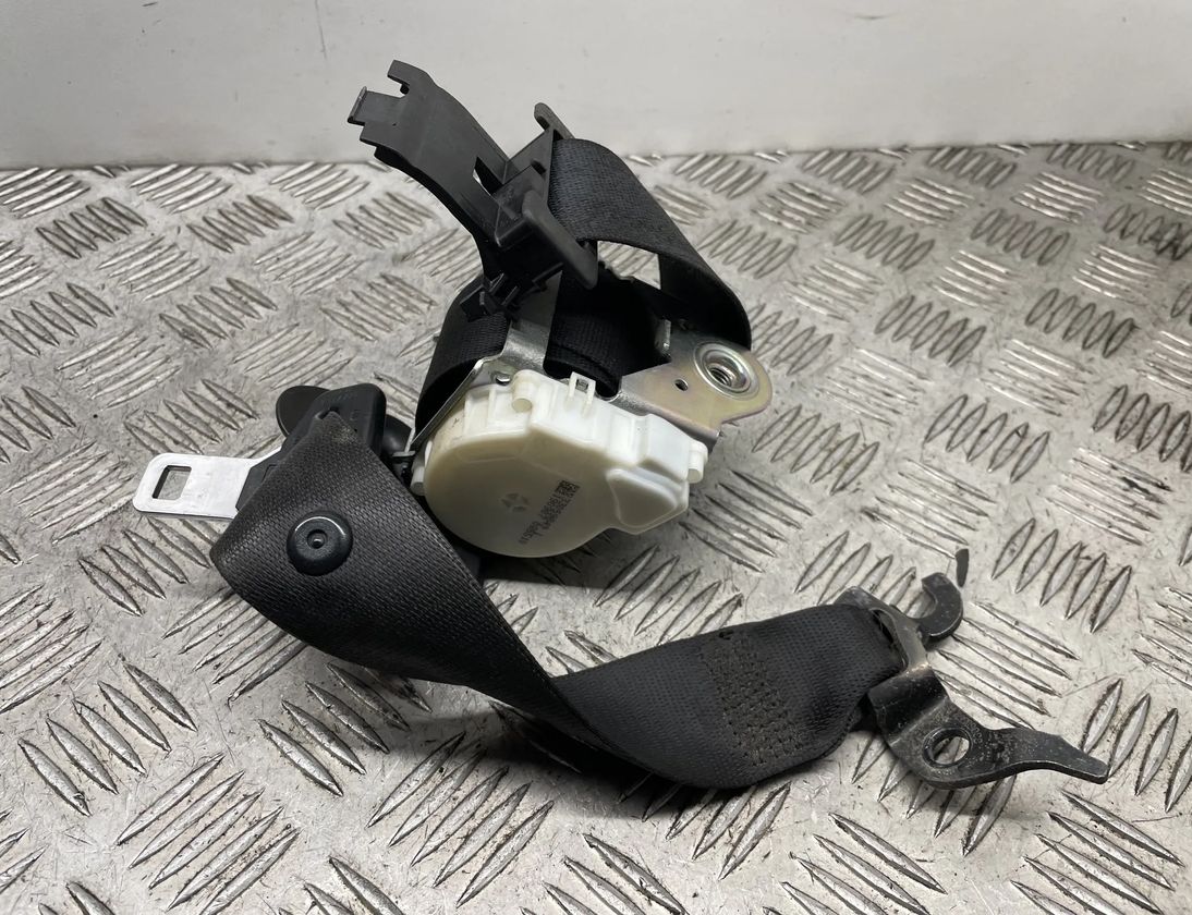 BMW 1 Series E81/E82/E87/E88 (2004-2013) Ремень безопасности передний правый 9117220 23849109