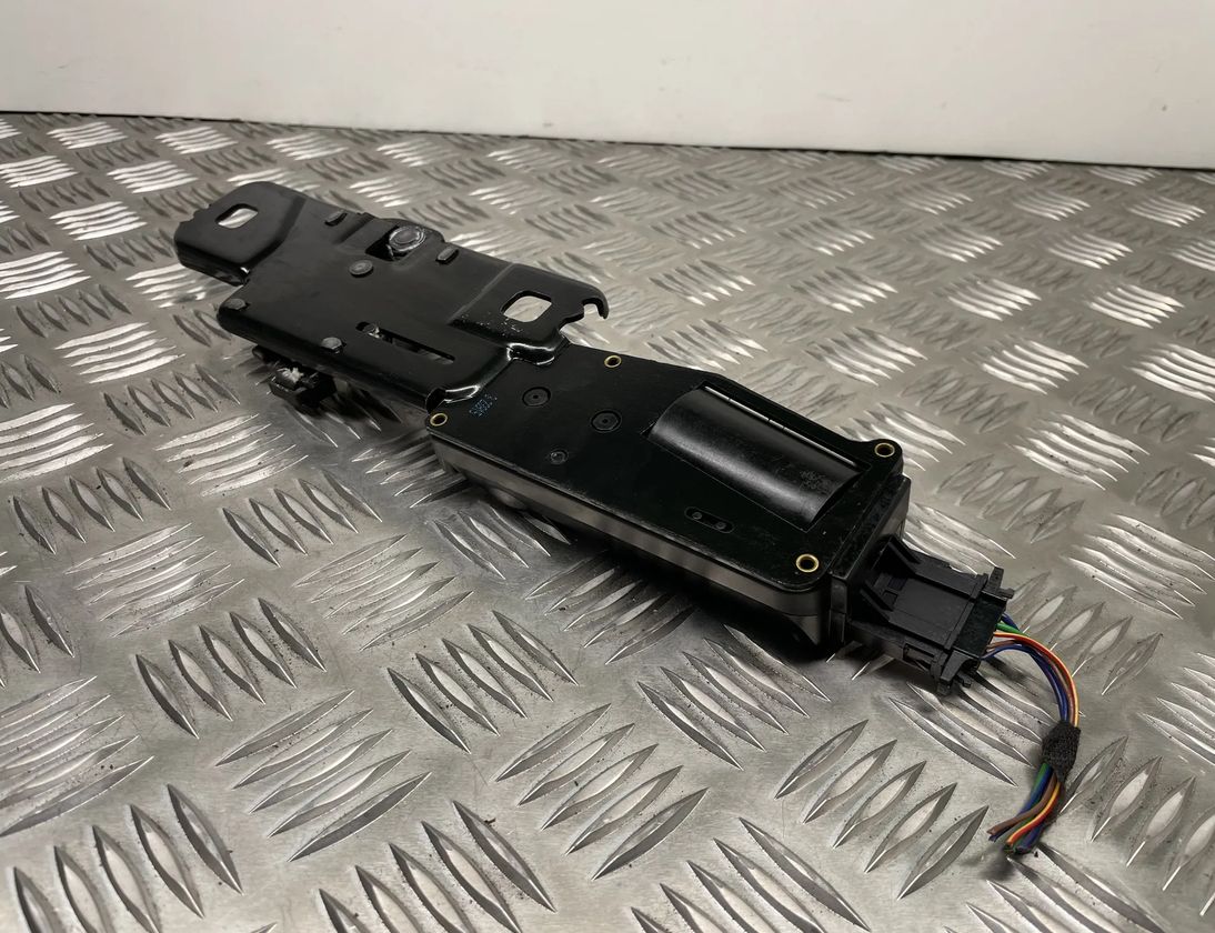 AUDI A7 C7/4G (2010-2020) Aizmugurējās bagāžas nodalījuma mīkstās aizvēršanas / soft close motorīts 4H0827383A 27406352