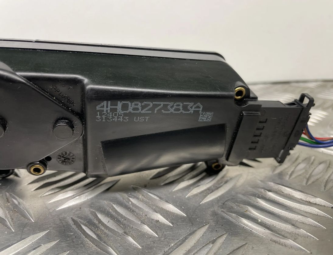 AUDI A7 C7/4G (2010-2020) Aizmugurējās bagāžas nodalījuma mīkstās aizvēršanas / soft close motorīts 4H0827383A 27406352