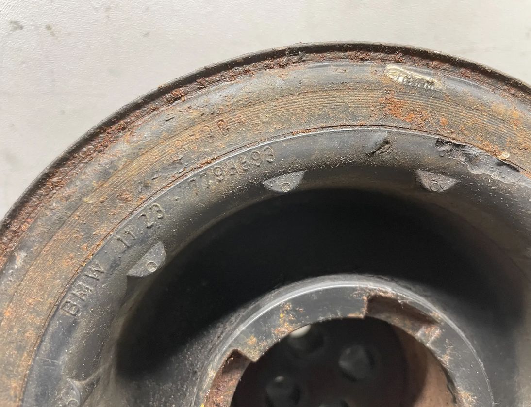 BMW 3 Series E90/E91/E92/E93 (2004-2013) Crankshaft Pulley 7793593 27510849