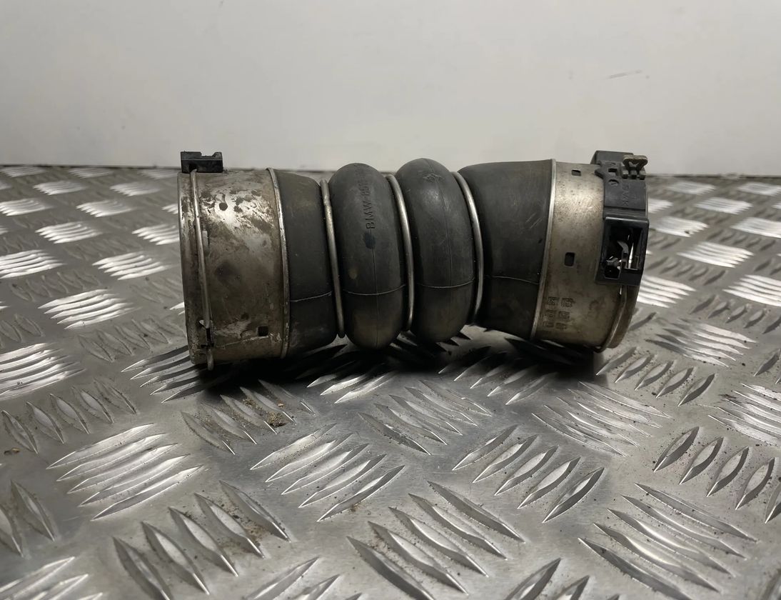 BMW 3 Series F30/F31 (2011-2020) шланг радиатора интеркулера 8513450 28112684