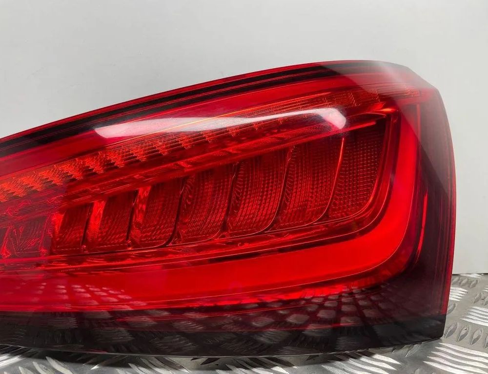 AUDI Q5 8R (2008-2017) Aizmugurējais labais lukturis 8R0945094C 30996329