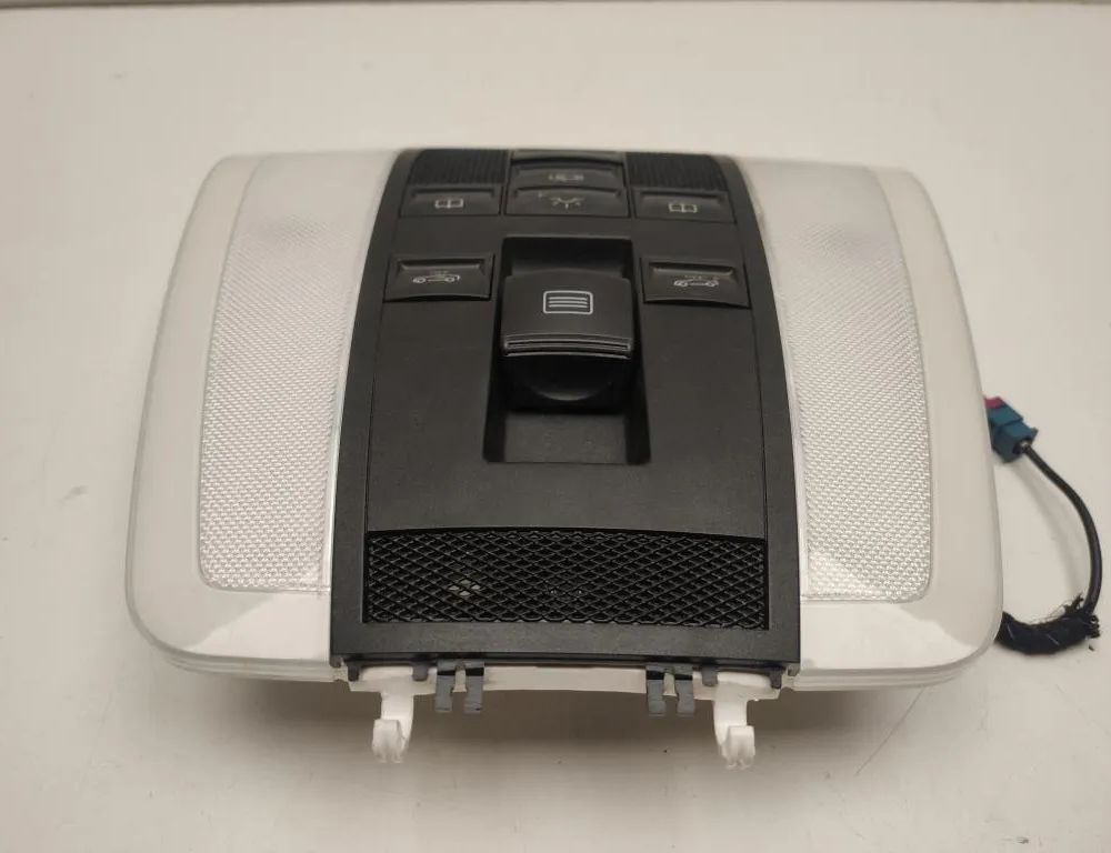 MERCEDES-BENZ E-Class W212/S212/C207/A207 (2009-2016) Освещение салона A2048201823 32702045