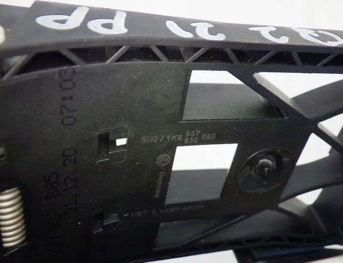 AUDI Q2 1 generation (2016-2024) Rear right door outer handle 1K8837885 24265864