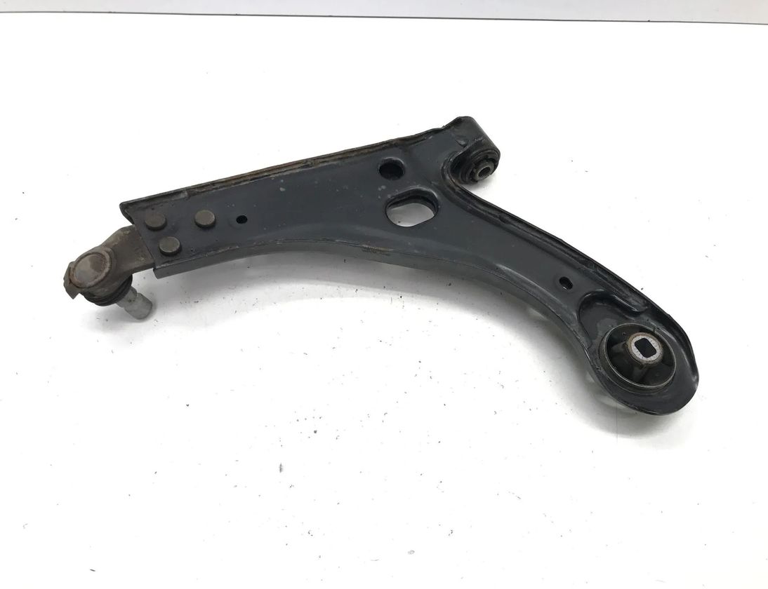 VOLVO XC40 1 generation (2017-2024) Priekšējās dakšas / ričagi 32346248 30190713