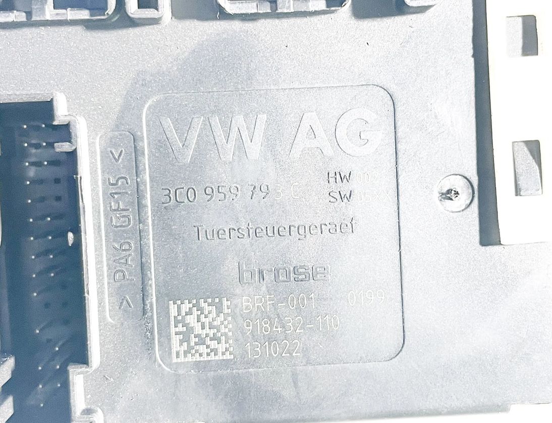 VOLKSWAGEN Passat B7 (2010-2015) Моторчик стеклоподъемника задней левой двери 3C0959793C,3C8837462M,3C8959701 13565380