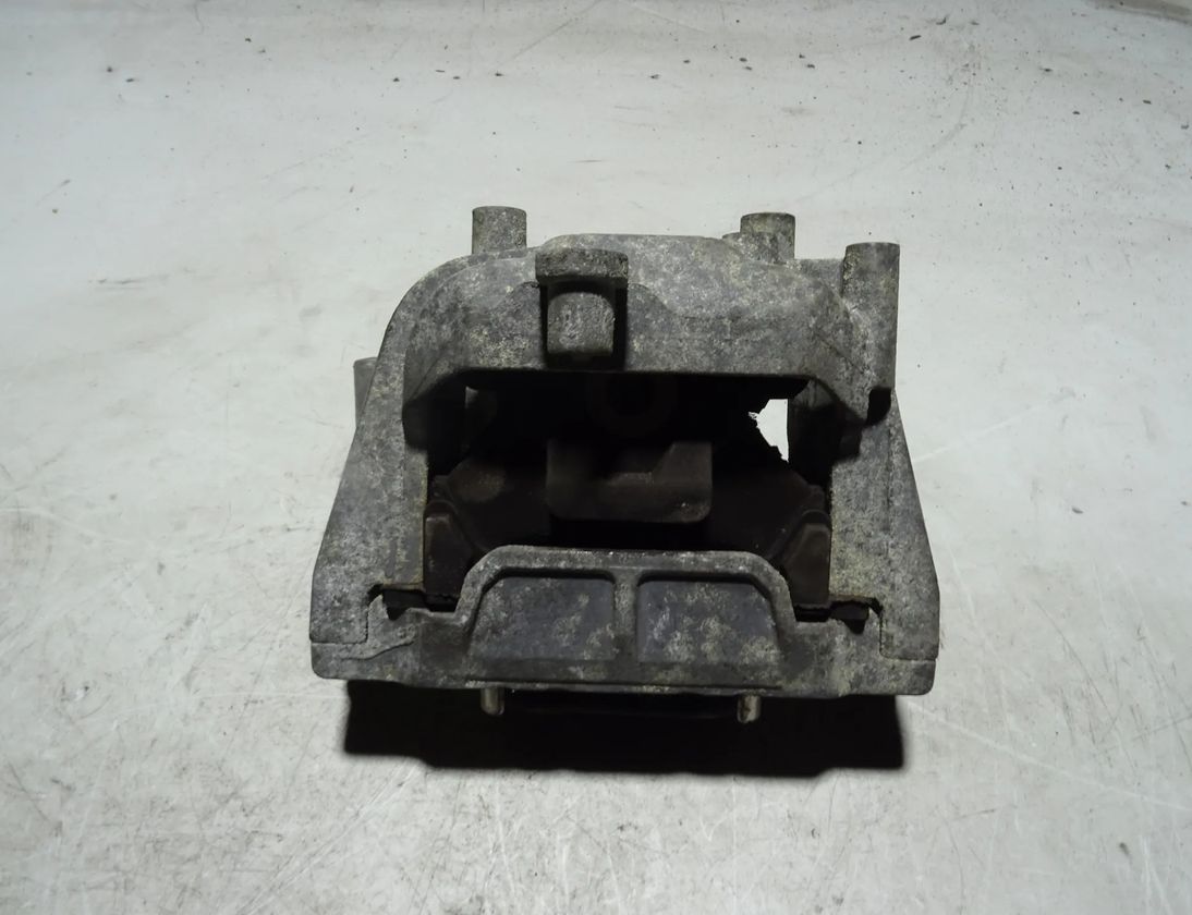 VOLKSWAGEN Passat B6 (2005-2010) Подушка двигателя правая 1K0199262C 13992725