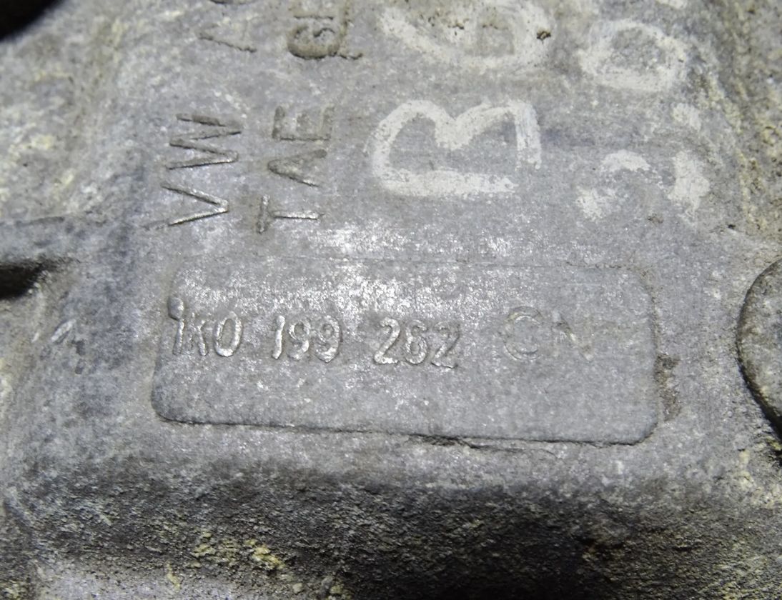 VOLKSWAGEN Passat B6 (2005-2010) Подушка двигателя правая 1K0199262C 13992725