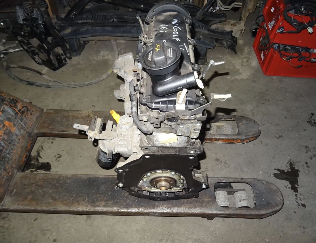 VOLKSWAGEN Golf 5 generation (2003-2009) Двигатель BSE 17383267