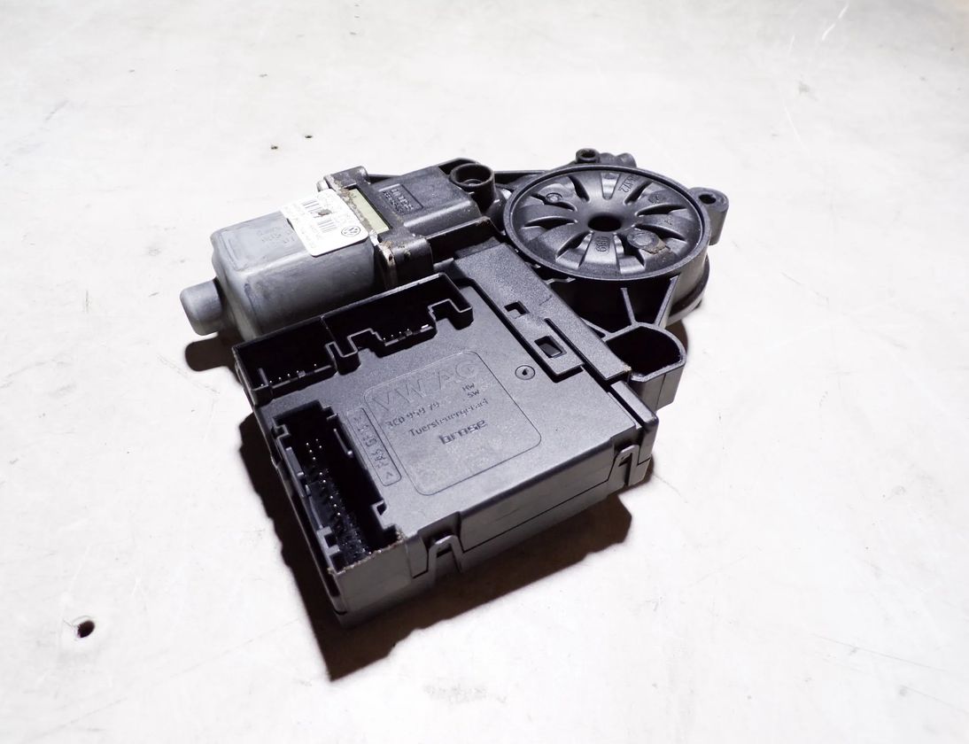VOLKSWAGEN Passat B7 (2010-2015) Front Right Door Window Control Motor 3AA959702A,3C095979 17569515