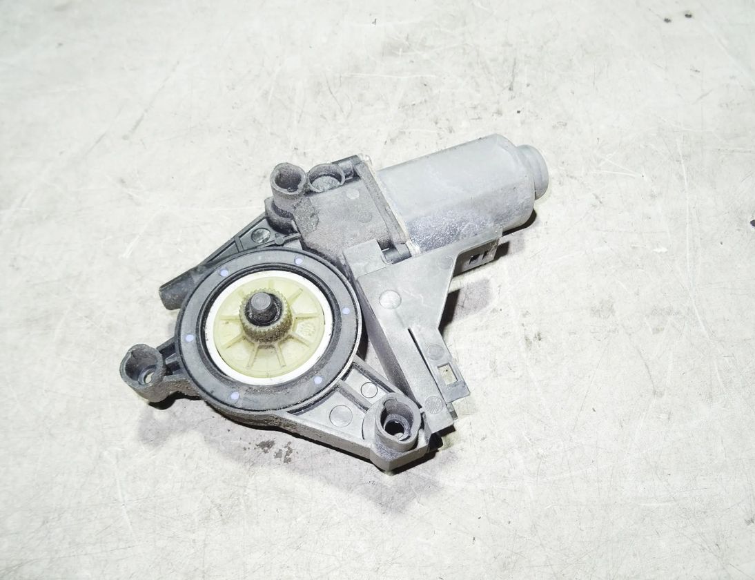 VOLKSWAGEN Touran 1 generation (2003-2015) Маторчик стеклоподъемника передней левой двери 1T0959701D 17622521