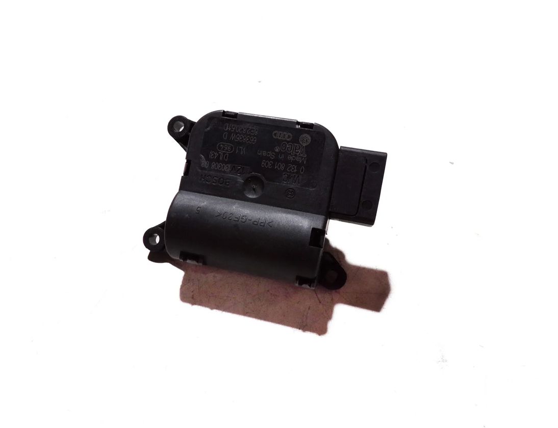 AUDI A4 B7/8E (2004-2008) Air flap motor 8E2820511D 18046590