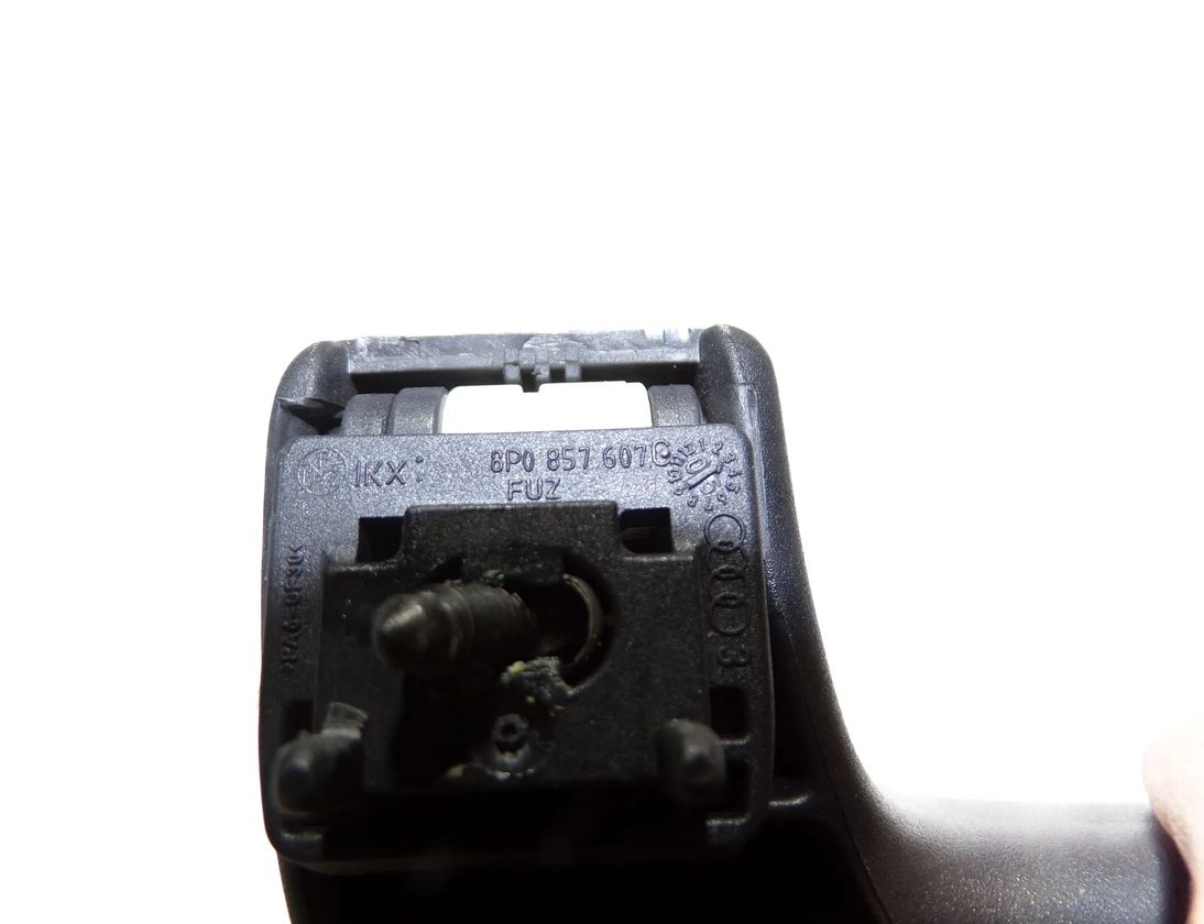 AUDI A6 C6/4F (2004-2011) Priekšējais kreisais jumta rokturis 8P0857607C 18301174