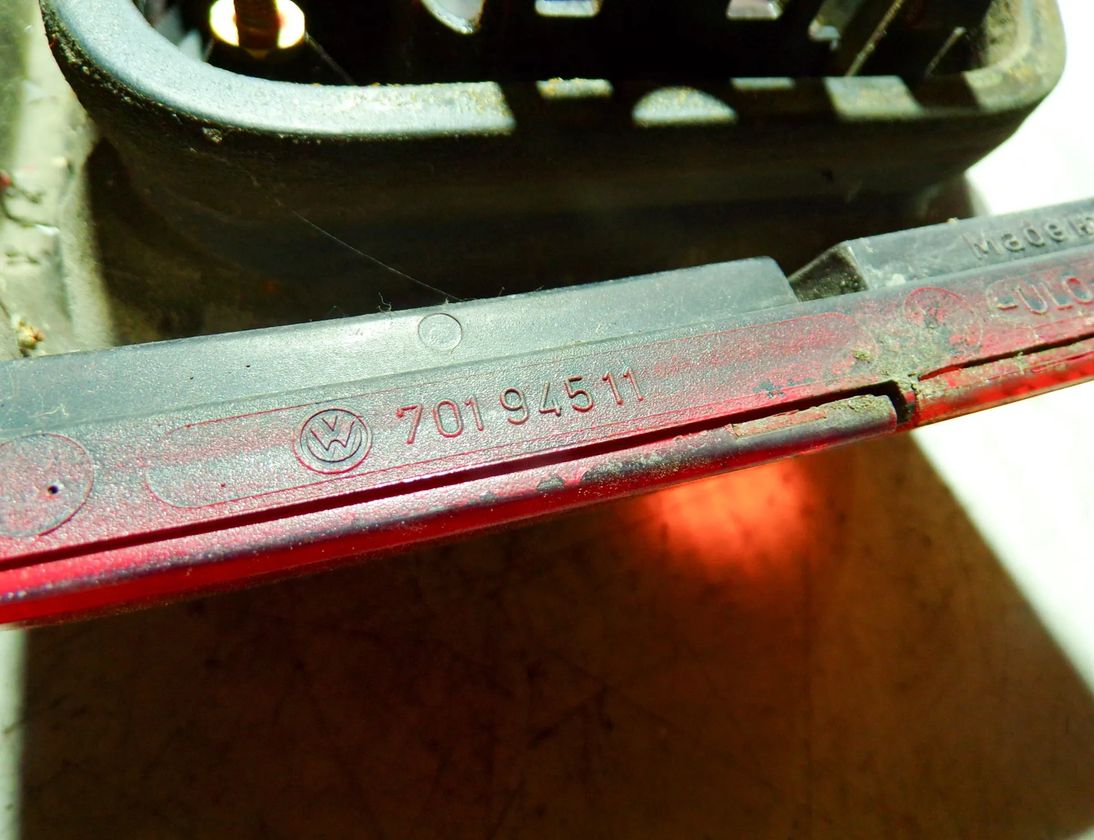 VOLKSWAGEN Transporter T4 (1990-2003) Фонарь задний правый 70194511 20627444