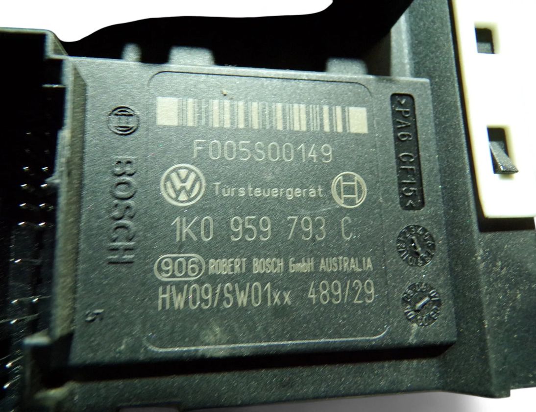 VOLKSWAGEN Golf 5 generation (2003-2009) Маторчик стеклоподъемника передней левой двери 1K0959793C,1K0959701E,1K4837401E 28055281