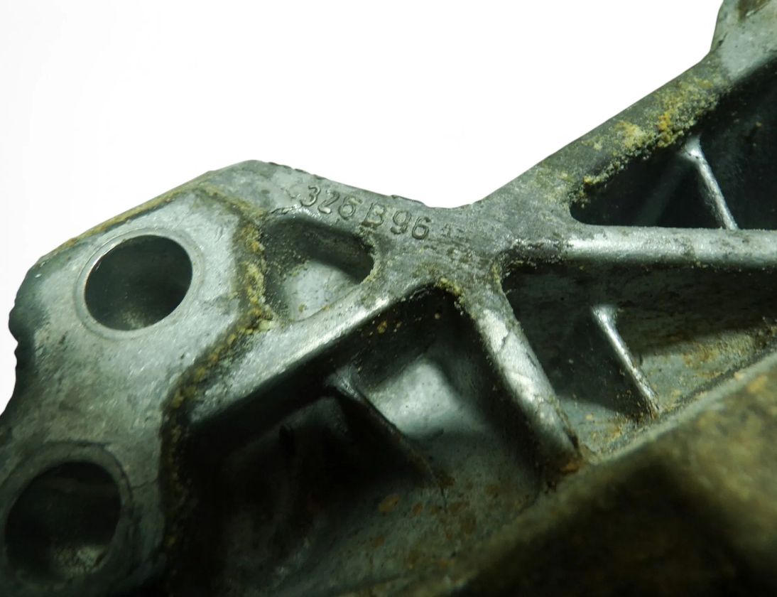 CITROËN C5 2 generation (2008-2017) Dzinēja stiprinājums/spilvens kreisajā pusē 326B96 30032185