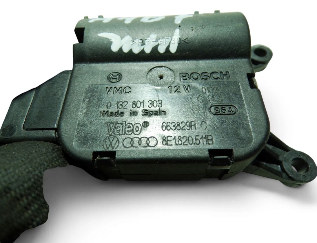 AUDI A4 B7/8E (2004-2008) Vārsta vadības motorīts 8E1820511B 31046737