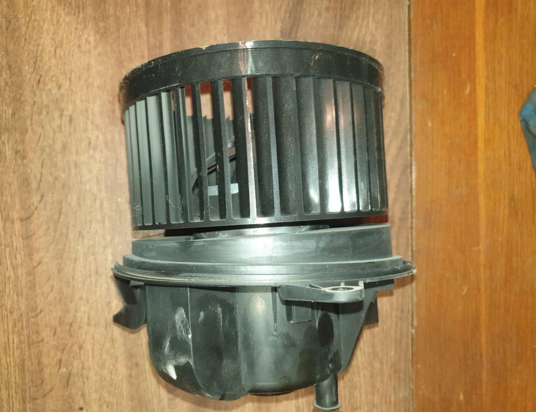 FORD Focus 1 generation (1998-2010) Sildītāja ventilators xs4h-18456-ad 25027937