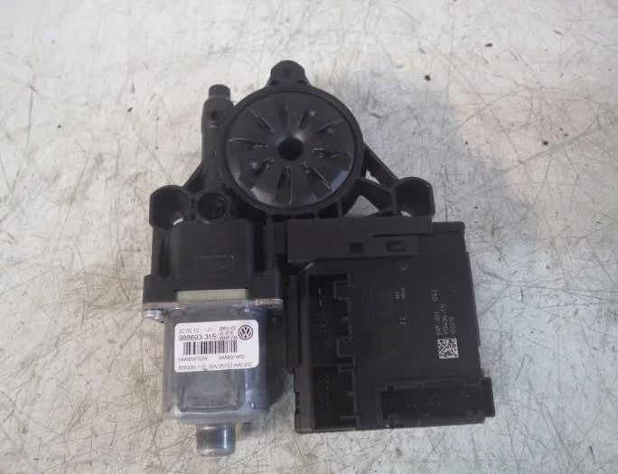 VOLKSWAGEN Passat B7 (2010-2015) Priekšējo labo durvju logu pacelšanas motorīts 3AA837462 14601154