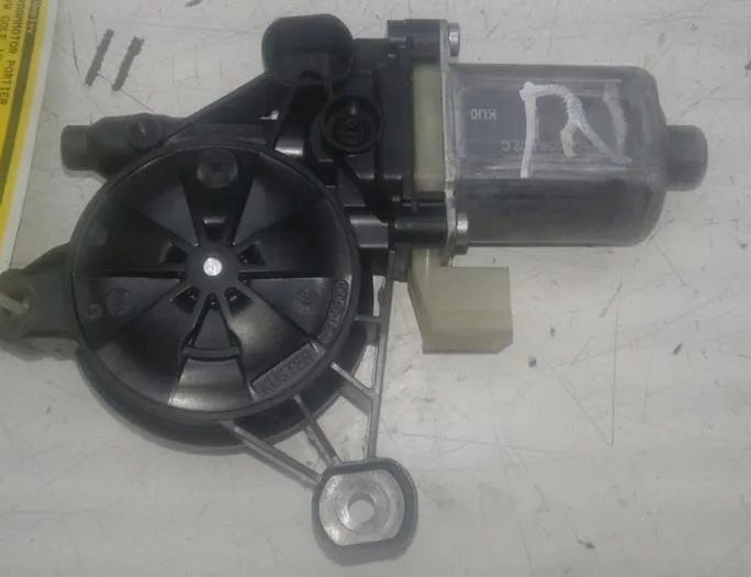 VOLKSWAGEN Golf 7 generation (2012-2024) Front Right Door Window Control Motor 5Q0959802C 14603489