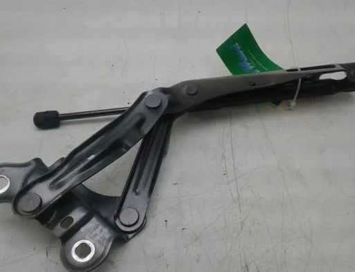 SKODA Superb 3 generation (2015-2023) Priekšējā labā dzinēja pārsega eņģe 3V0823302 15090636