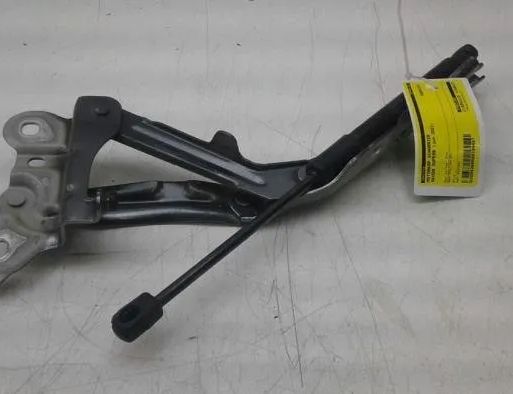 SKODA Superb 3 generation (2015-2023) Priekšējā labā dzinēja pārsega eņģe 3V0823302 15090636