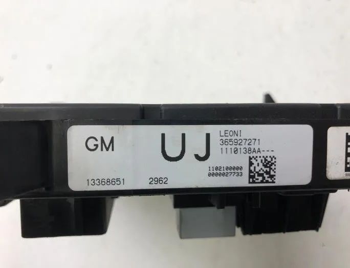 OPEL Astra J (2009-2020) Fuse Box 365927271,13368651 17211718