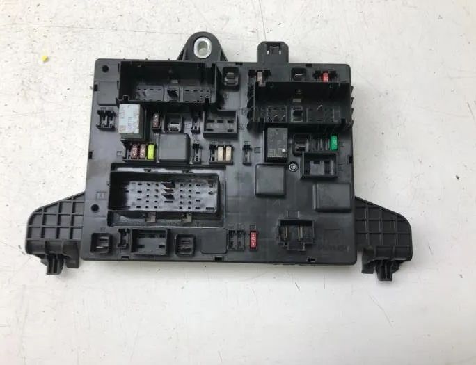 OPEL Astra J (2009-2020) Fuse Box 365927271,13343950 17226689