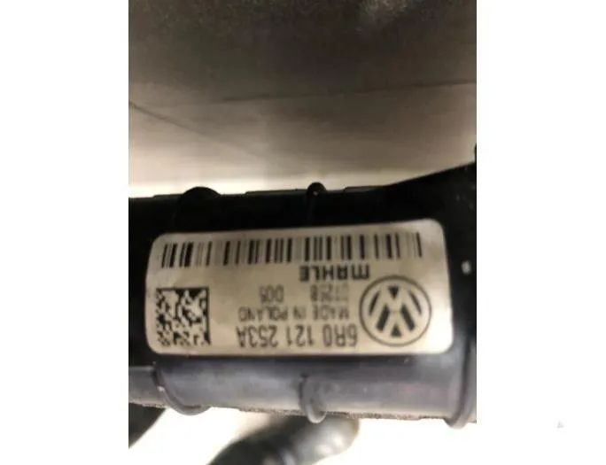 SEAT Ibiza 4 generation (2008-2017) Охлаждающий радиатор 6R0121253A 27799080