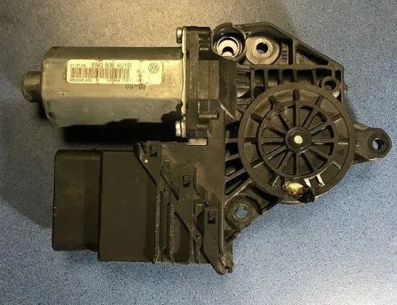 VOLKSWAGEN Golf Plus 1 generation (2004-2009) Моторчик стеклоподъемника задней левой двери 1K0959703F,980296200 30964409