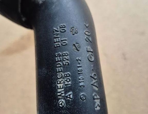 MERCEDES-BENZ A-Class W168 (1997-2004) шланг радиатора интеркулера A1685280108 31512479