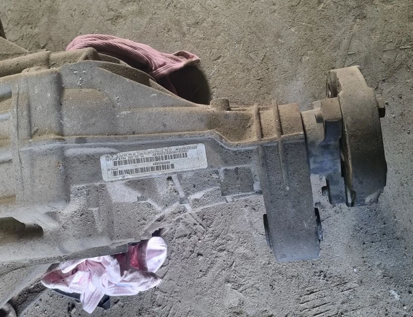 MERCEDES-BENZ GL-Class X164 (2006-2012) Aizmugurējais reduktors A1643500314 22584296