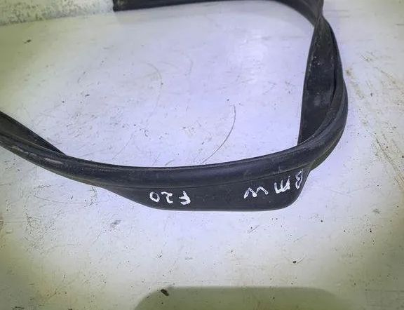 BMW 1 Series F20/F21 (2011-2020) Резина моторного отсека 18068510 32116778