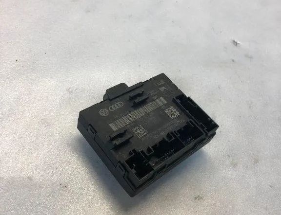 AUDI A5 8T (2007-2016) Aizmugurējo labo durvju vadības bloks 8t0959792d 32124633